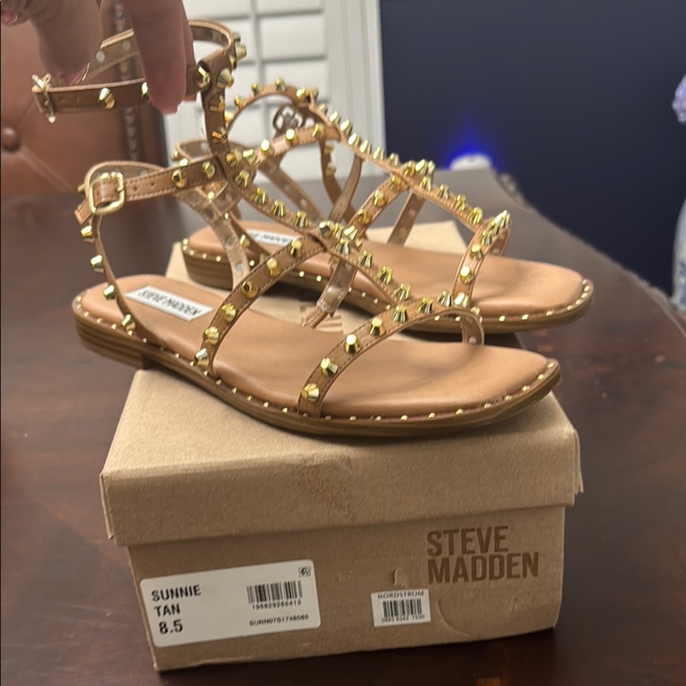 Steve Madden Tan Gold Sandals with Intricate Straps never worn